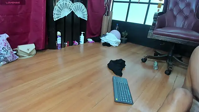 _QueenMarilyn webcam