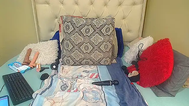 NoviaveeXXX webcam