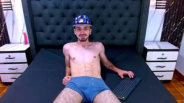 Lucas_Knight webcam