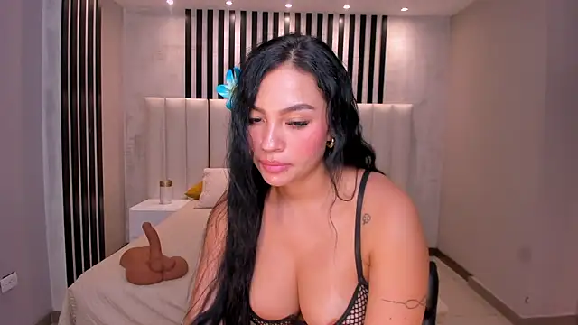 MollyJones_ webcam