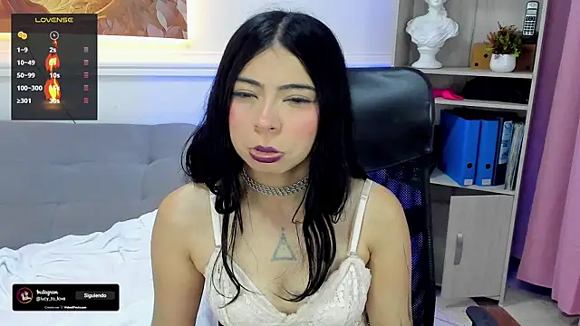 Lucifer_shadow live cam on StripChat