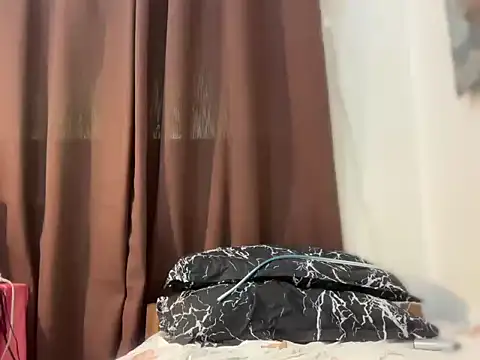 Ur_ts_morenaxx webcam