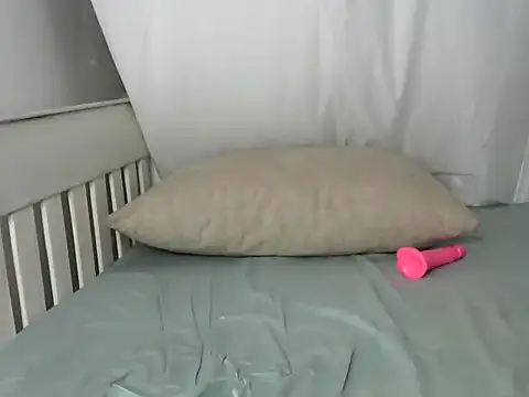 naughtykitty22 webcam