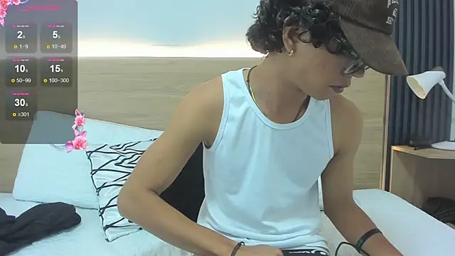 Travis_black_ webcam