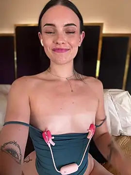 KarissaChantelle live sex cam