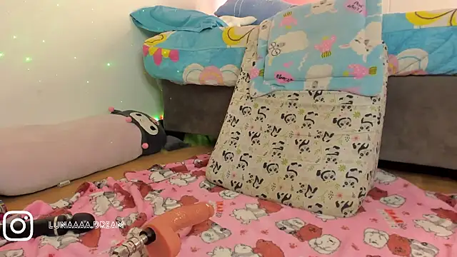 princessluna_19 webcam
