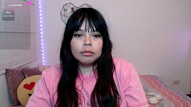 EllieMoonX webcam