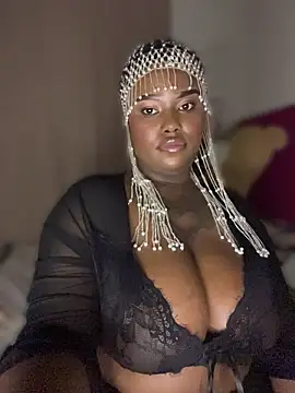 QUEEN_NOBUHLE_FEMDOM_777 webcam