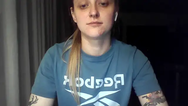 LeaWetGirl webcam