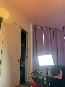 KawaiiKiki_247 webcam