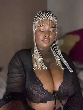 QUEEN_NOBUHLE_FEMDOM_777 Live Web Cam Show
