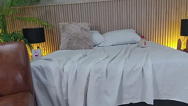 Carrie_GB webcam
