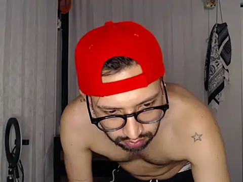 thomass1018 webcam