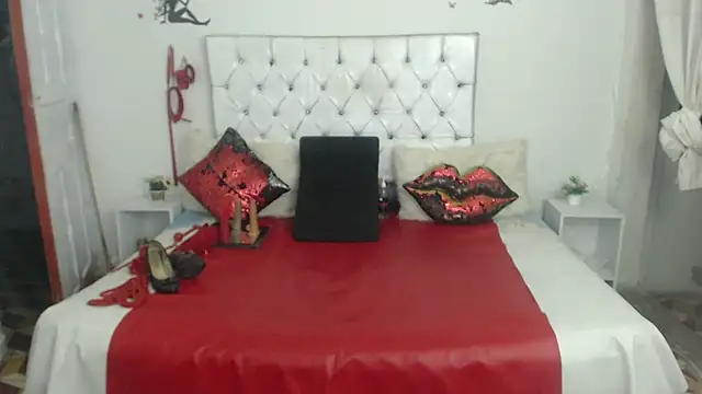 Sweetbigcatt webcam