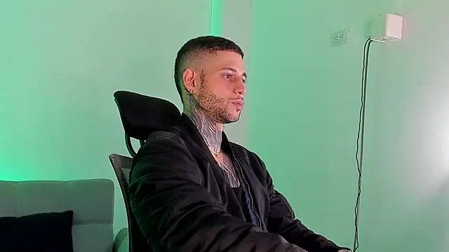 _jamesleandros1 webcam