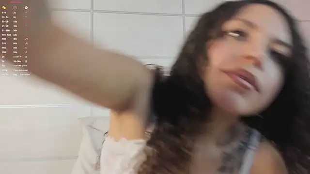 Ruby_diamonds live cam on StripChat