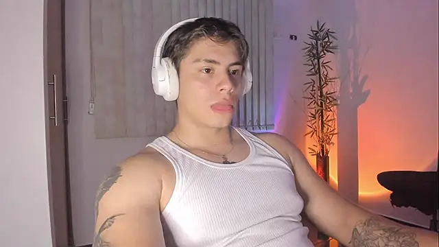 Giordano_Russo live cam on StripChat