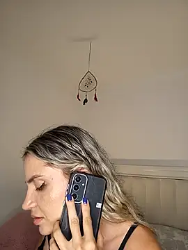 ashley_blair (F milf) - pussy wet