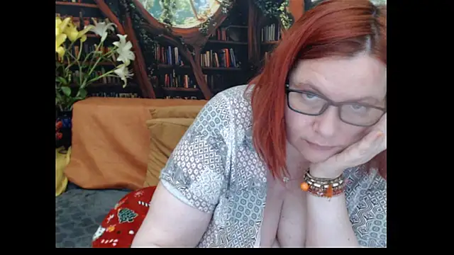 PlayfullMature webcam