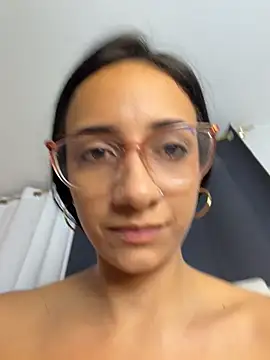 UrNewFantasy webcam
