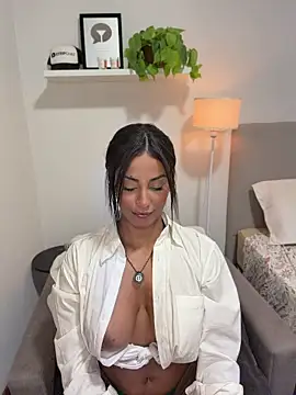 Brownfitbabyy webcam
