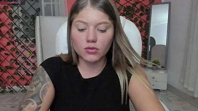 alaia_greyy webcam