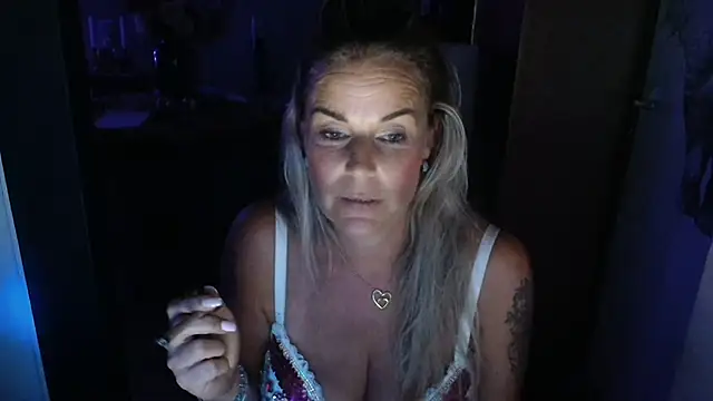 xMystiqueMavenx webcam