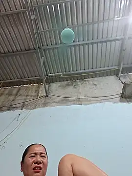 Queen-18200 webcam