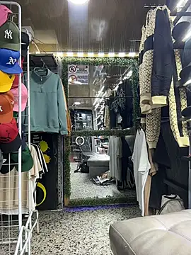 Katti_Barrera webcam
