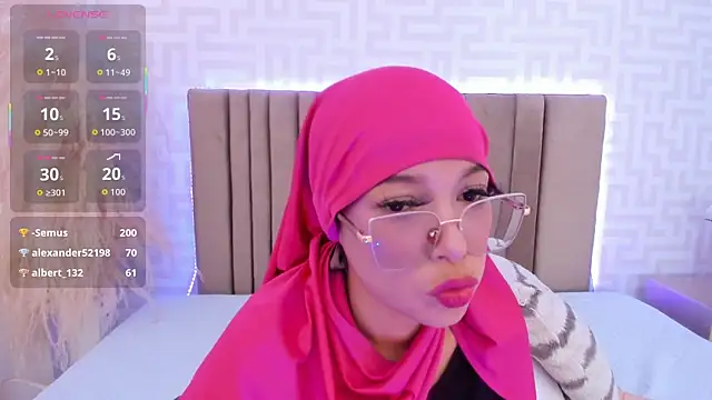 naishaa_ webcam