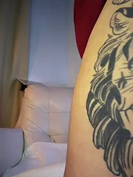 CurlyMilf_Vannexxxa webcam