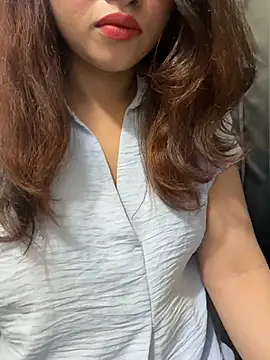 Yours_riya11 webcam