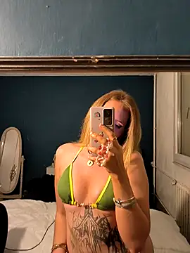 Hannah2708 webcam