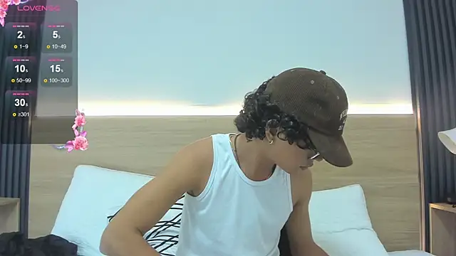 Travis_black_ webcam
