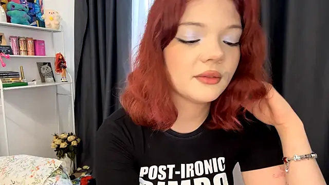 SmilingCutie webcam