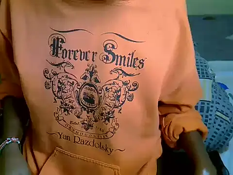 Pearl_petite webcam