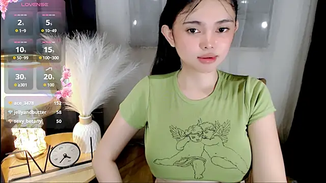 wildest_fantasy live cam on StripChat