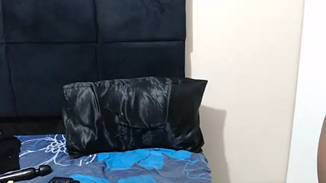 SweetHotBabby18 webcam