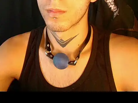 dark_men1 webcam