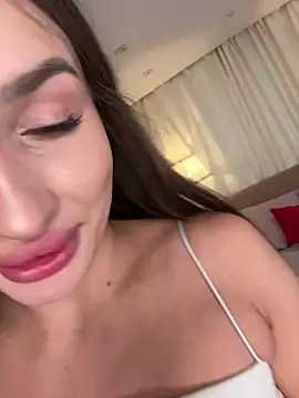 lillynatty18 - LillyNatty18's free webcam - UK Sex Cams