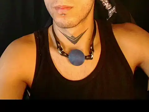 dark_men1 webcam