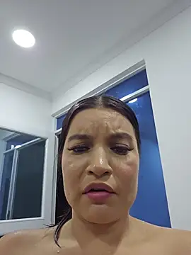 Pretty_Julieta webcam