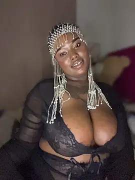 QUEEN_NOBUHLE_FEMDOM_777 webcam
