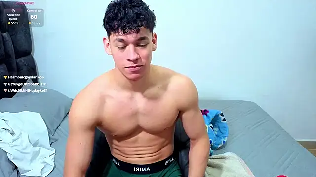Luke_Muscle webcam