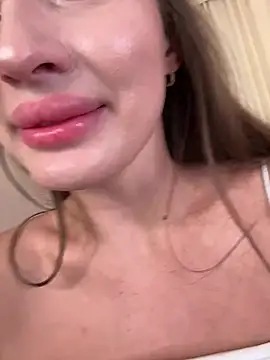 LillyNatty18 webcam