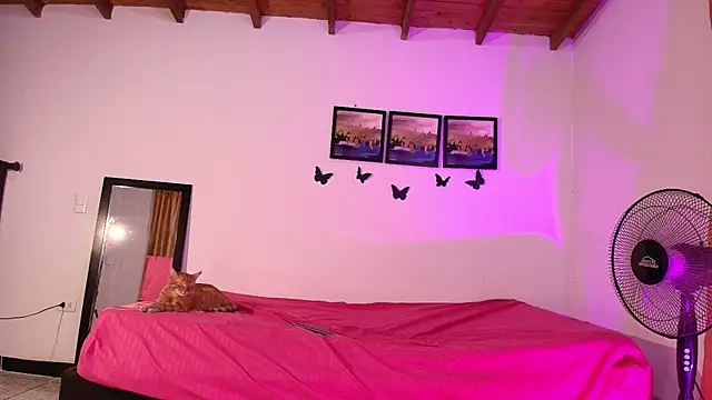 Nikki__uwu webcam