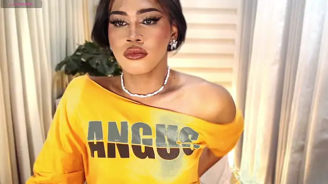 Winnie_Harllow webcam