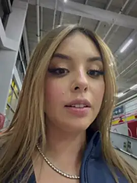 Alirawrz's live cam
