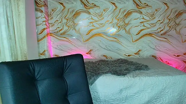EbonyHansNight webcam