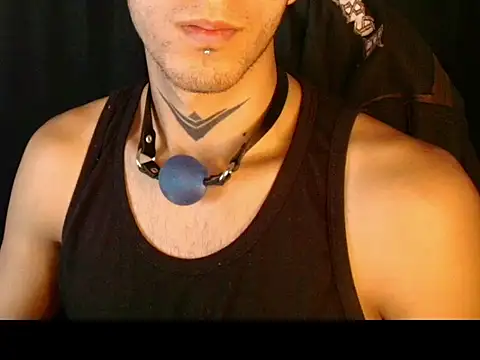 dark_men1 webcam